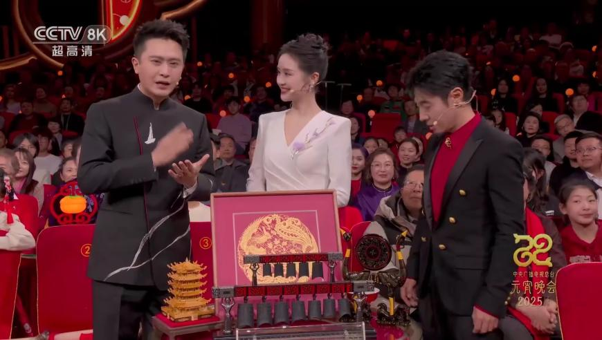 林诗栋请全场观众祝蒯曼生日快乐,2025澳门免费开奖结果,完美答案解释落实_极速版V2.16